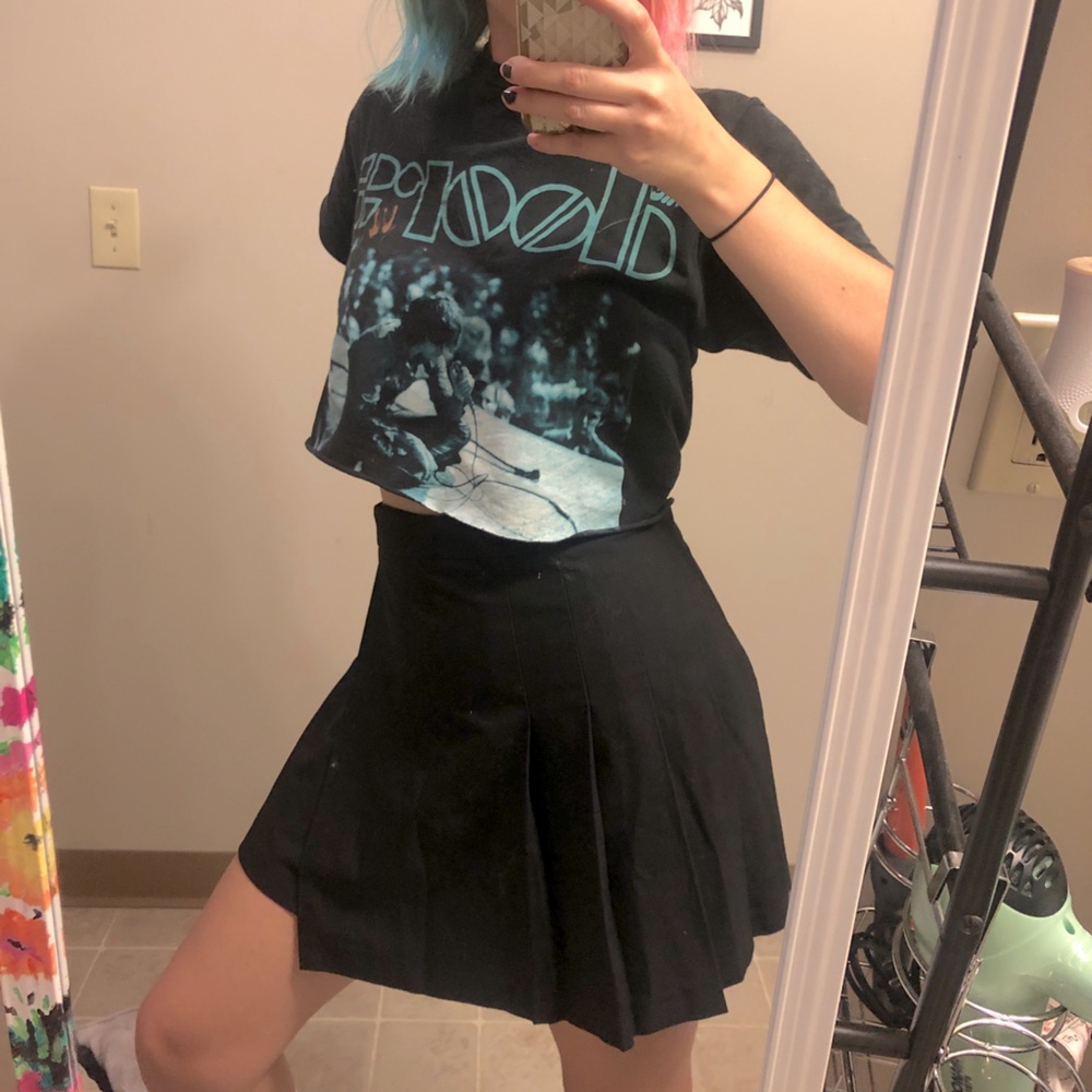 black pleated skirt